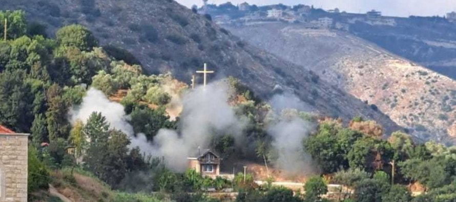 Israele e Hezbollah: In Libano villaggio cristiano tra due fuochi, bombe vicino al convento